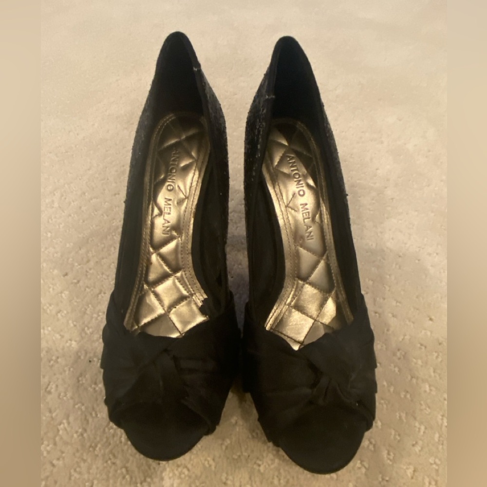 Women’s black heels